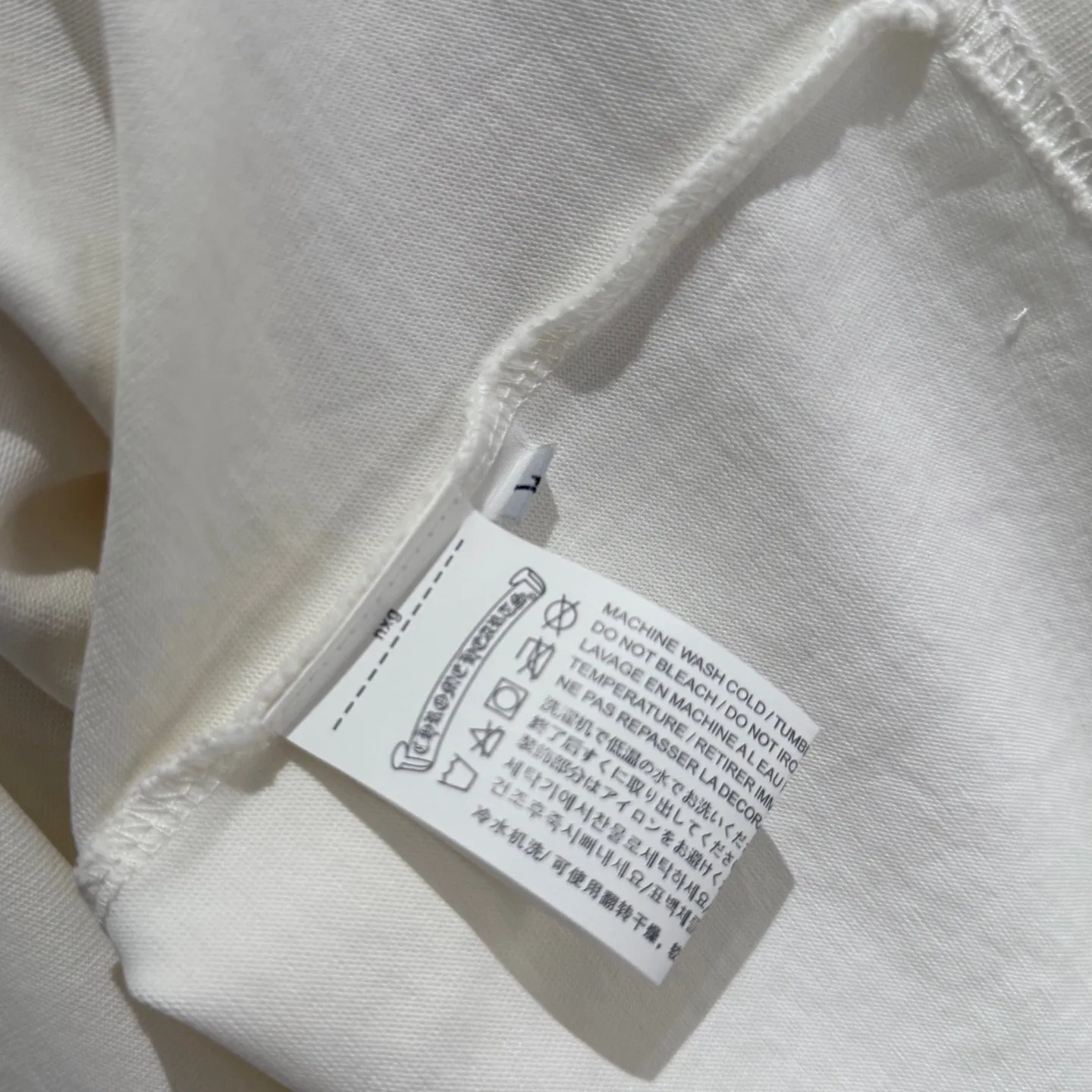 🅿️330 [Strict quality control] CH Crow Heart's new long-sleeved sweatshirt T-shirt. Heavy 340g double yarn fabric. Four flower positions on the front, back and left. Wash the whole garment twice. The four sides are frayed and torn. Heavy fabric. The neckline is made of icy Salona. Loose fit. Deep, wide and stylish. No deformation or shrinkage. Black and white color. Size: M-2xl